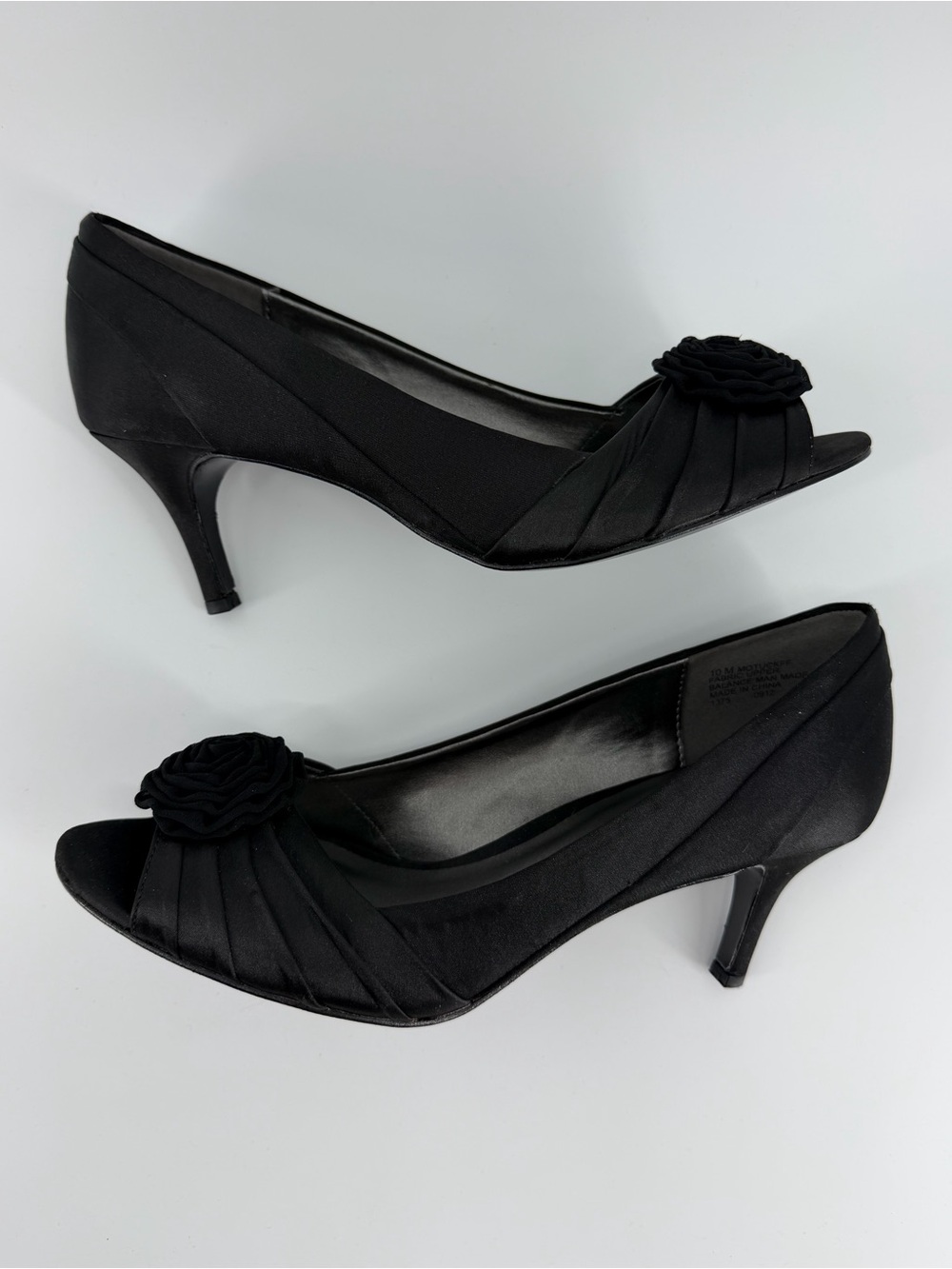 Mootsies Tootsies Y2K Black Satin Rosette Peep Toe 3" Heels, Women's 10 - Picture 3 of 12